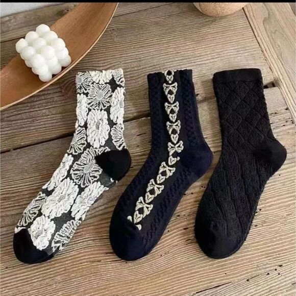Cottagecore Embroidered floral tube dress Socks black and white bows - Picture 6 of 6